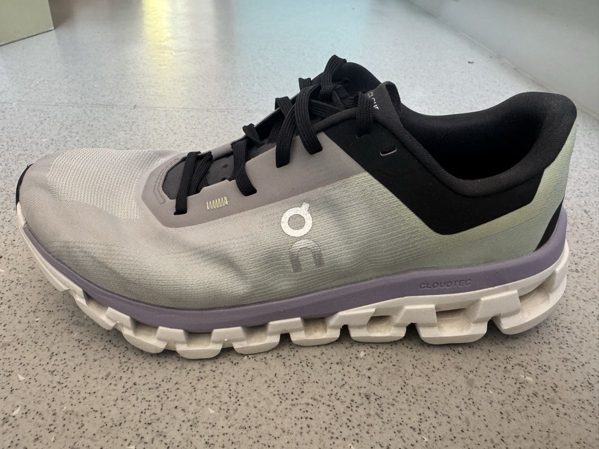 On Chaussures hommes: On Running Cloudflow 4 Grösse EU 38.5 neuwertig – Neuf (Voir description) à Zuerich par Koralle8 2
