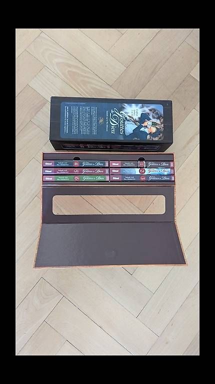 Fumetti: Coffrets Manga integrale : Les gouttes de Dieu – Usato da Lausanne venduto da Janelle-CH 1