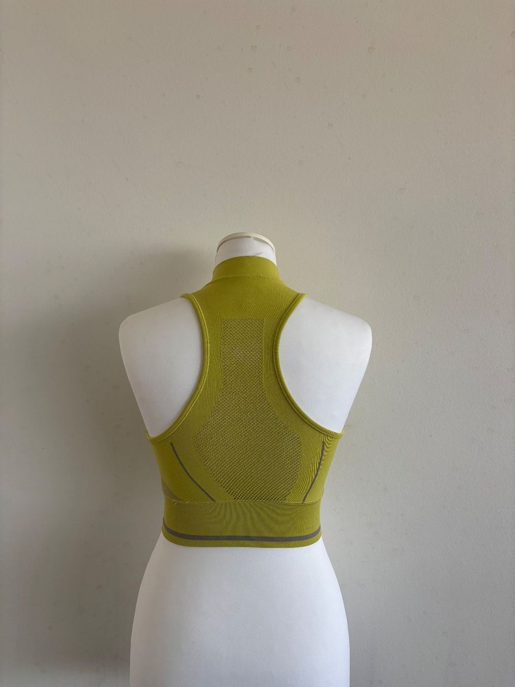 Iets Frans... Tops: IETS FRANS : Crop Top vert à fermeture éclair , taille XS – Gebraucht aus Petit-Lancy von vic_k6tl 2
