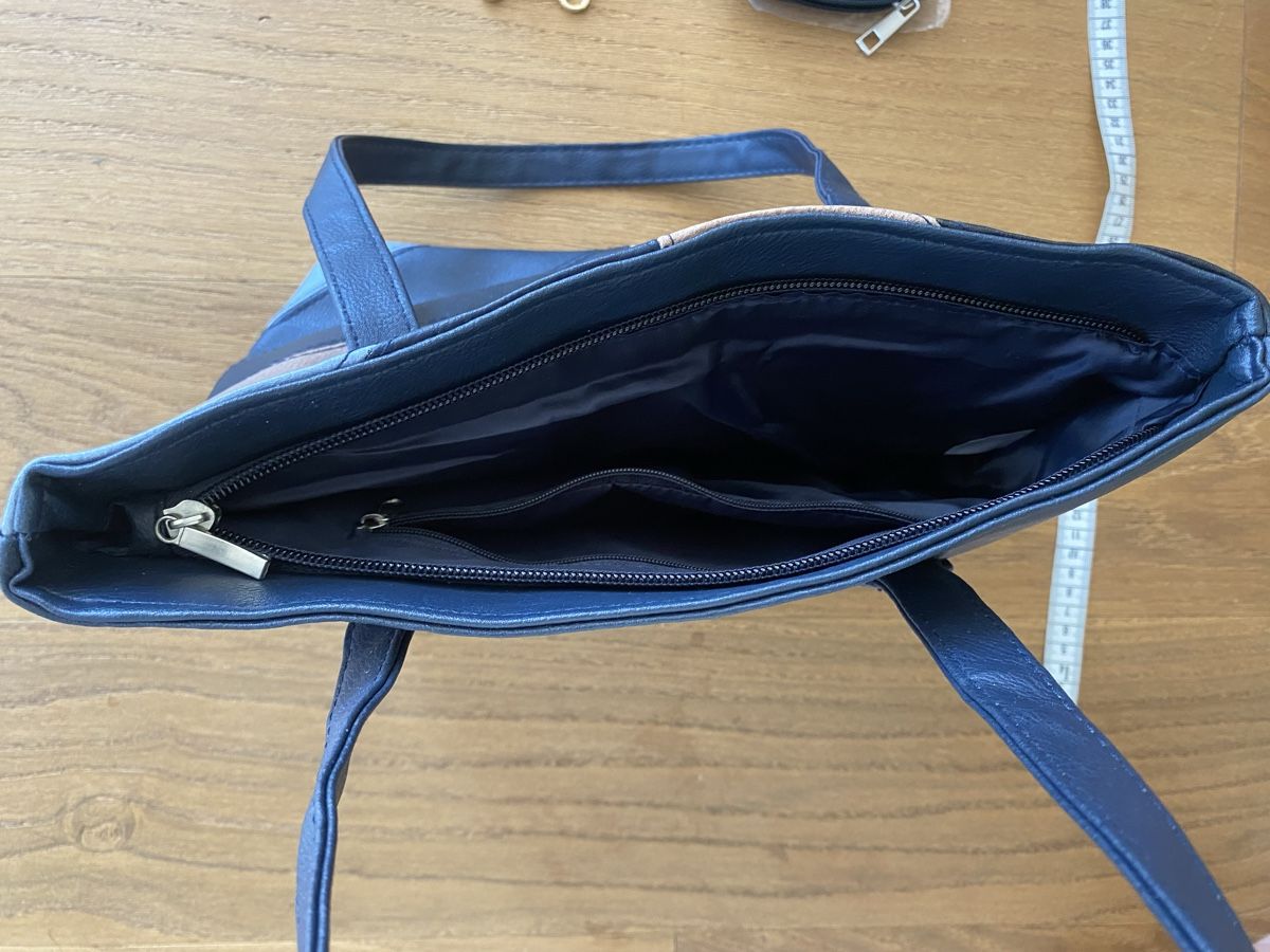 Borse da donna: Handtasche und Portemonnaie  – Nuovo e nell'imballaggio originale da Meggen venduto da 6003Luzern 2