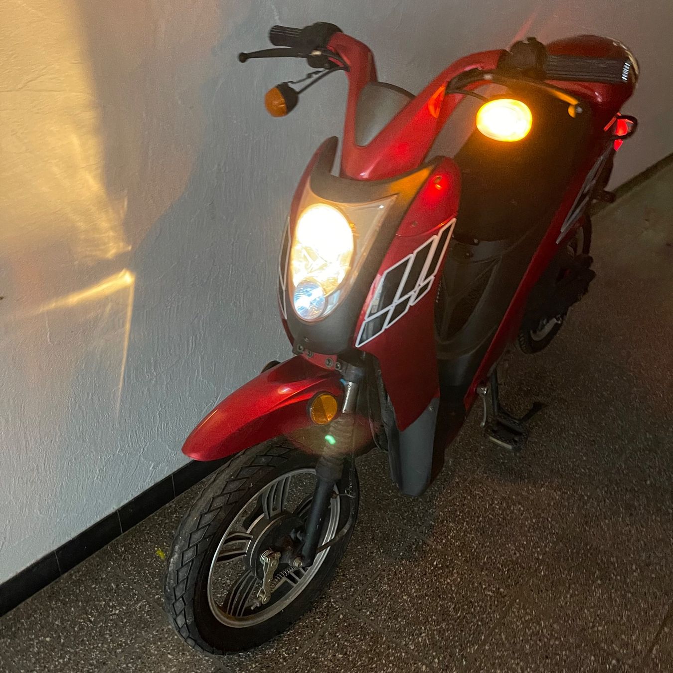 Veicoli elettrici: Elektro Roller Vespino – Usato da zürich venduto da khouya01 4