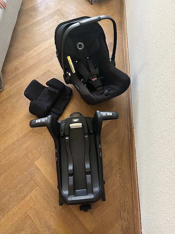 Seggiolini per auto: Bugaboo Turtle Air by Nuna + base ISOFIX + adaptateurs Bee – Usato da Cully venduto da Sorayahh