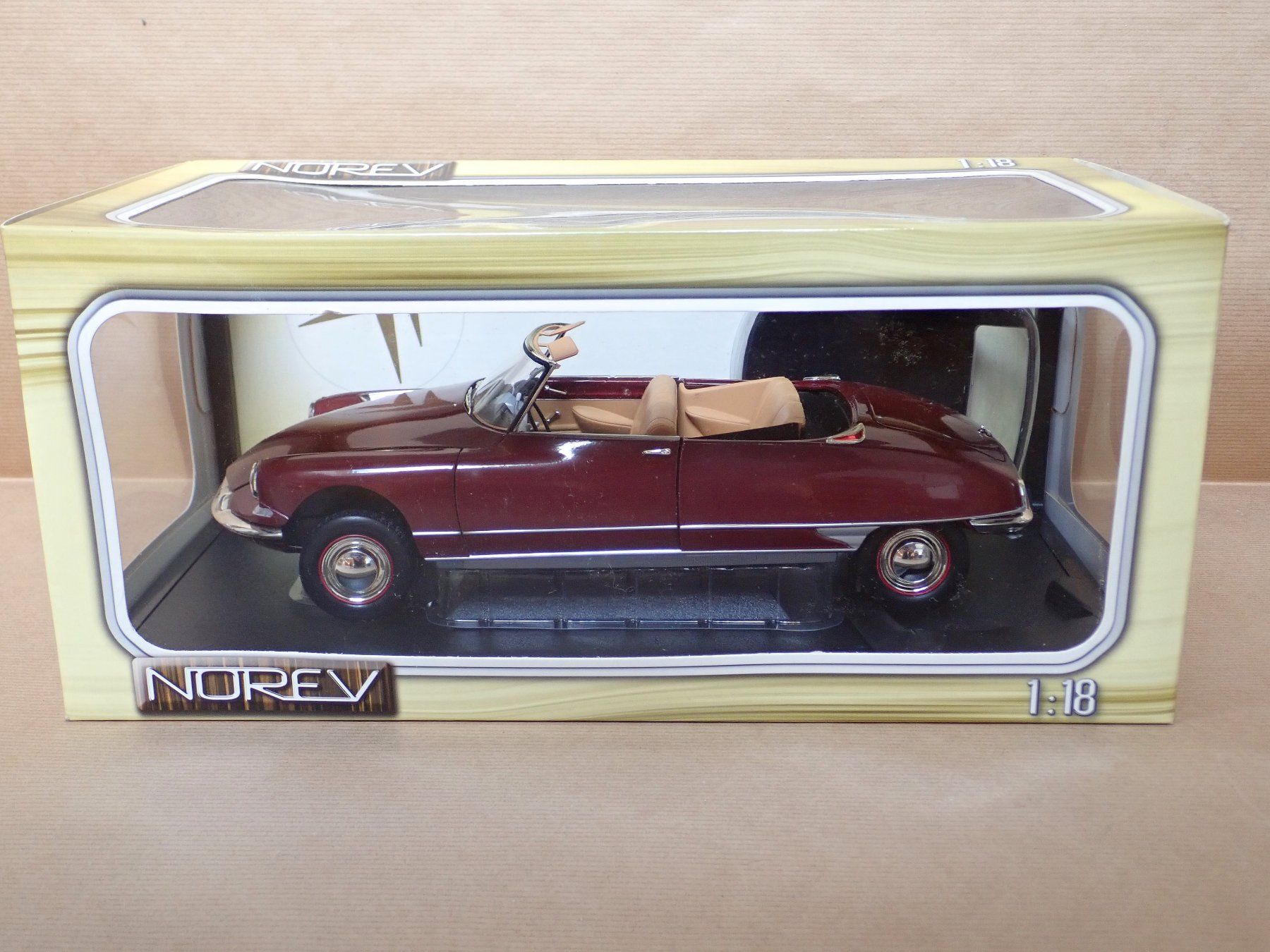 Citroën Modellini d'auto: Citroen DS 19 Cabriolet - Norev 1/18 – Nuovo e nell'imballaggio originale da Winterthur venduto da 602ccm