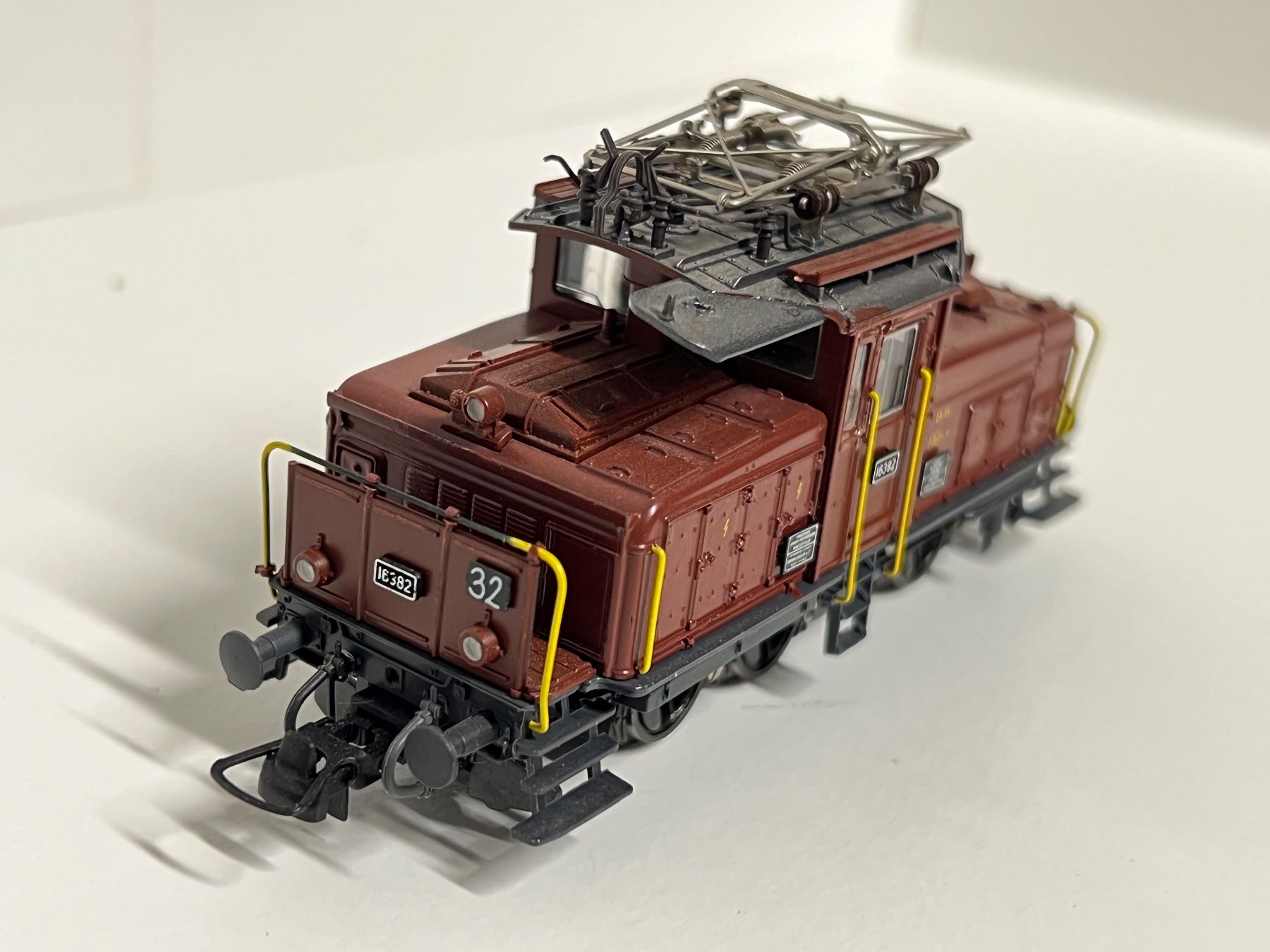 Roco Modelleisenbahnen: Roco Ee 3/3 16382 SBB  H0 DC – Gebraucht aus Neuenhof von ludovicco 2