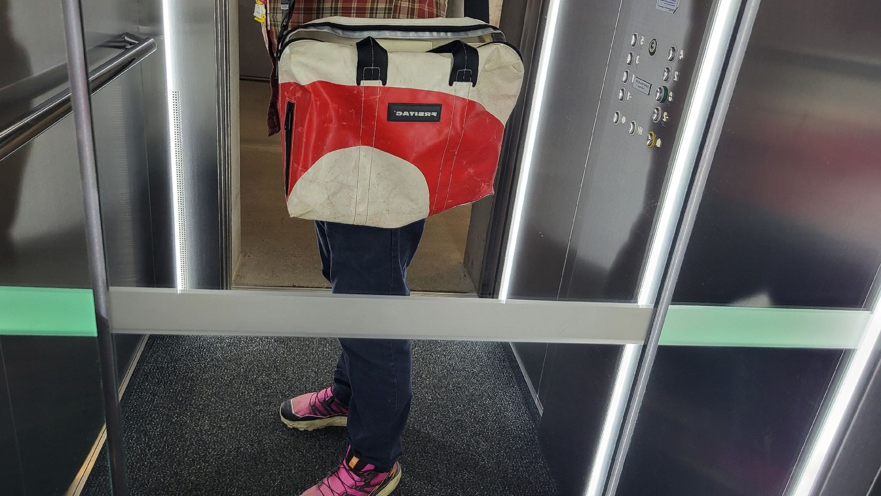 Freitag Taschen: Freitag Laptoptache F77 BEN – Gebraucht aus Sierre von val_vs7v