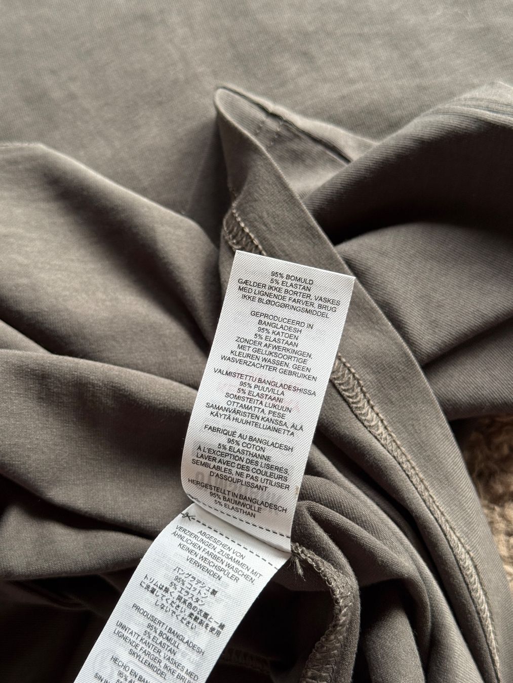 Gymshark T-shirt: Gymshark | T-Shirt – Nuovo (secondo la descrizione) da Horgen venduto da onur_5 4
