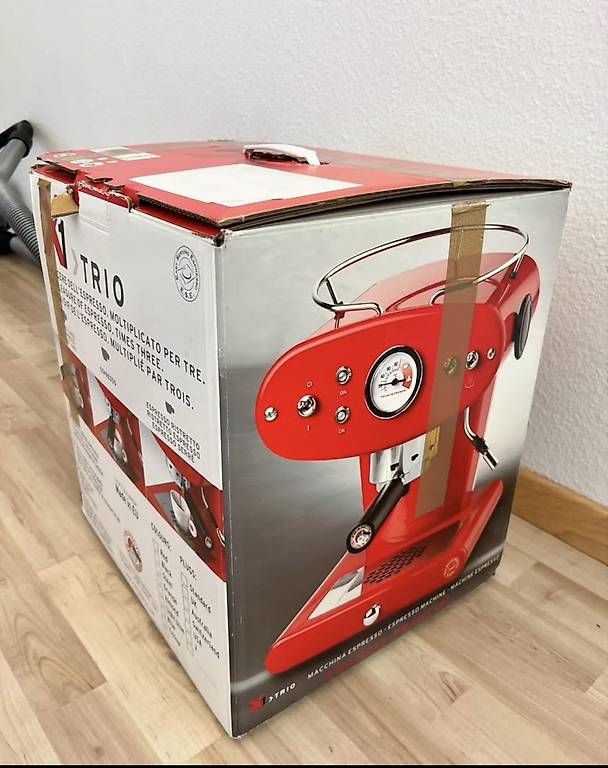 Kaffeemaschinen & Espressomaschinen: Café Maschine – Defekt aus Hilterfingen von mus_85w9 1