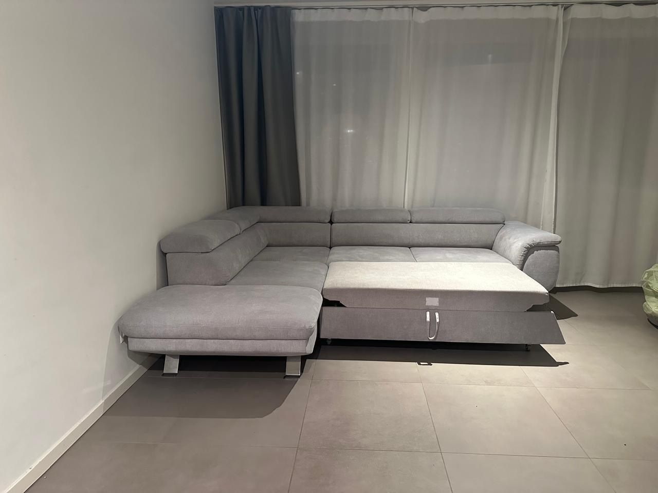Divani: Memphis Grey Corner Sofa Overall dimensions: 260 × 215 cm – Usato da Montreux venduto da jvo_vg8n 4