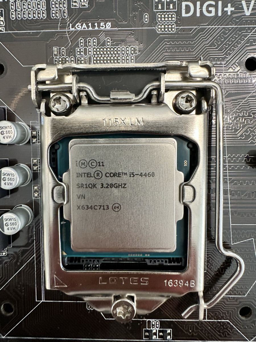 Asus Schede madri: Mainboard ASUS H81M-Plus inkl. i5 4660 – Usato da Bern venduto da bohdan_m 2