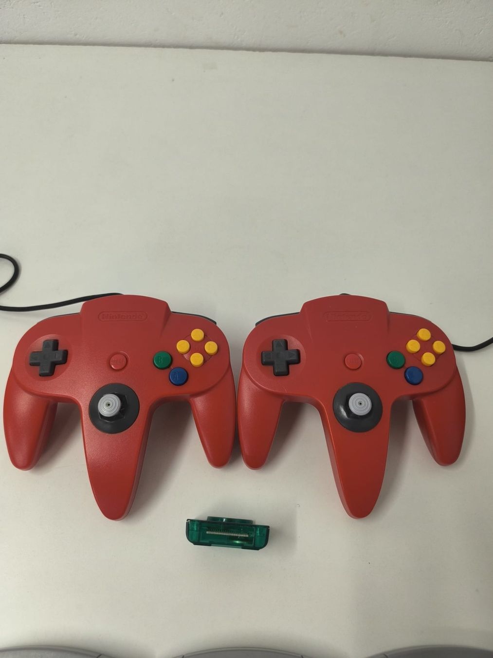 Nintendo Console: Nintendo 64 PAL testéé avec 2 manettes et Jeux – Usato da Conthey venduto da costafrederico 4