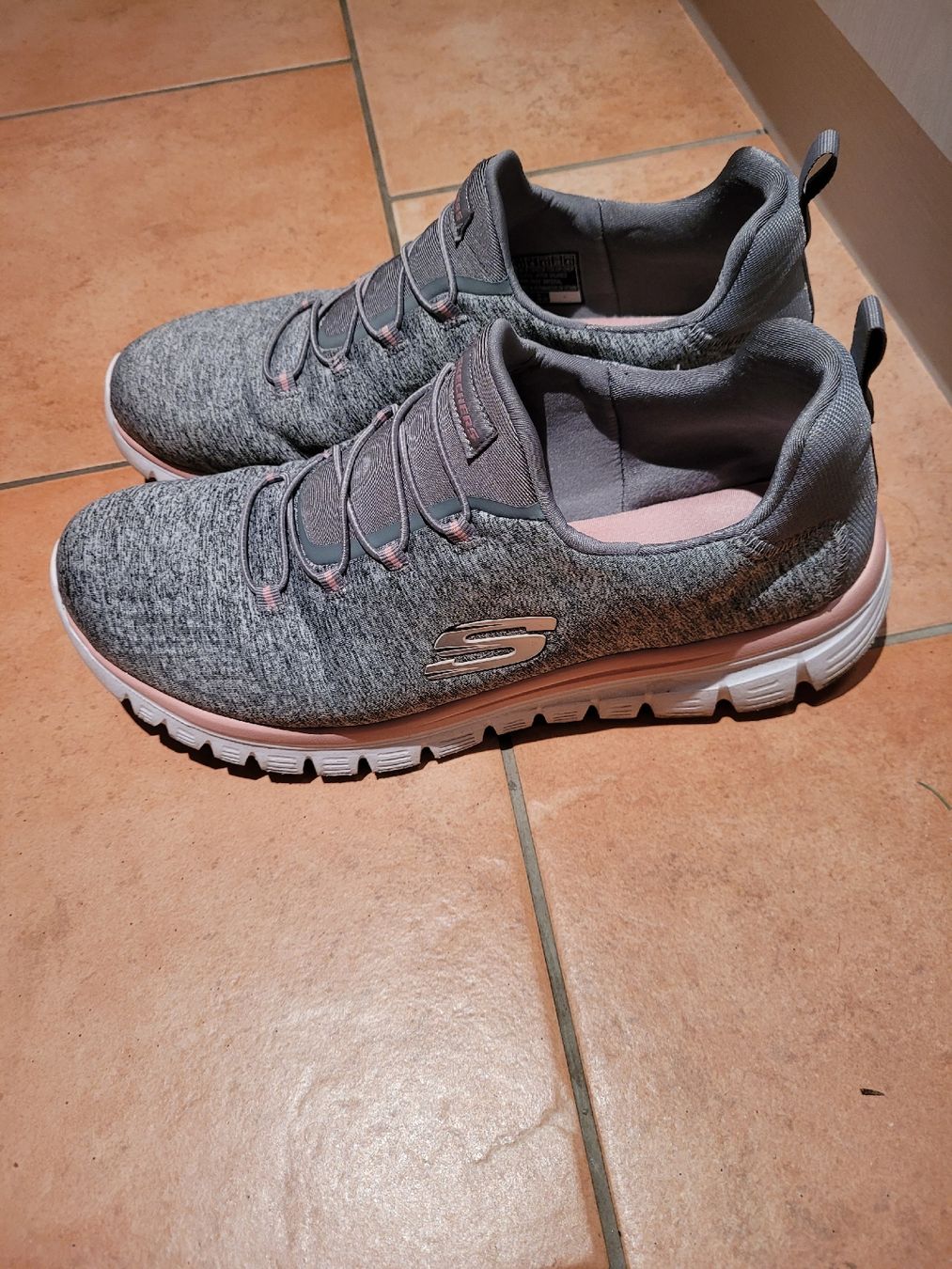 Damenschuhe: Damen Skechers gr.41 – Gebraucht aus Zihlschlacht von Sun25
