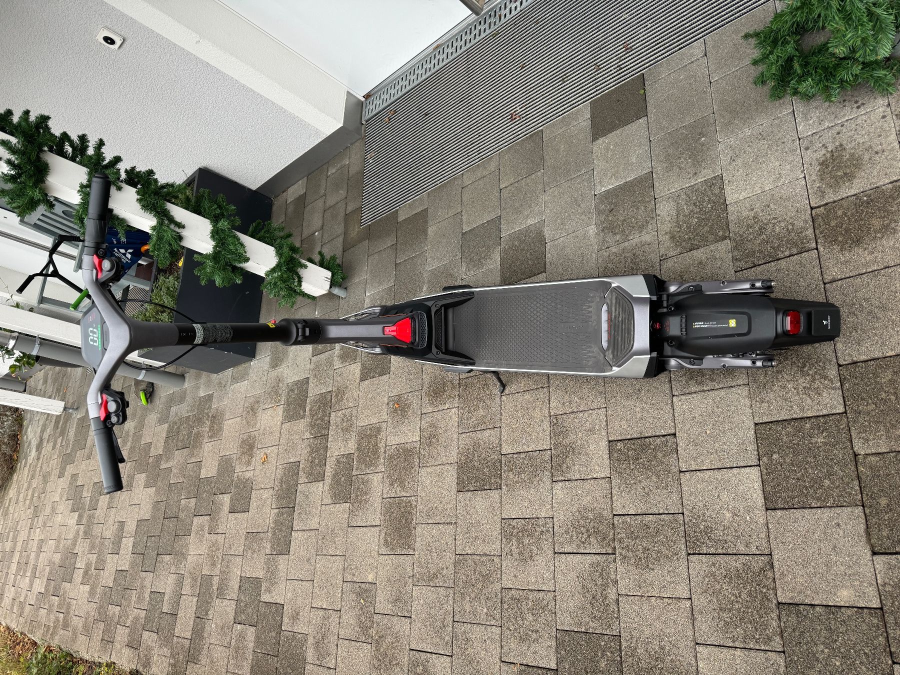 Segway Kickboard: Segway-Ninebot KickScooter GT1D – Usato da Horgen venduto da Auction-Kings 1