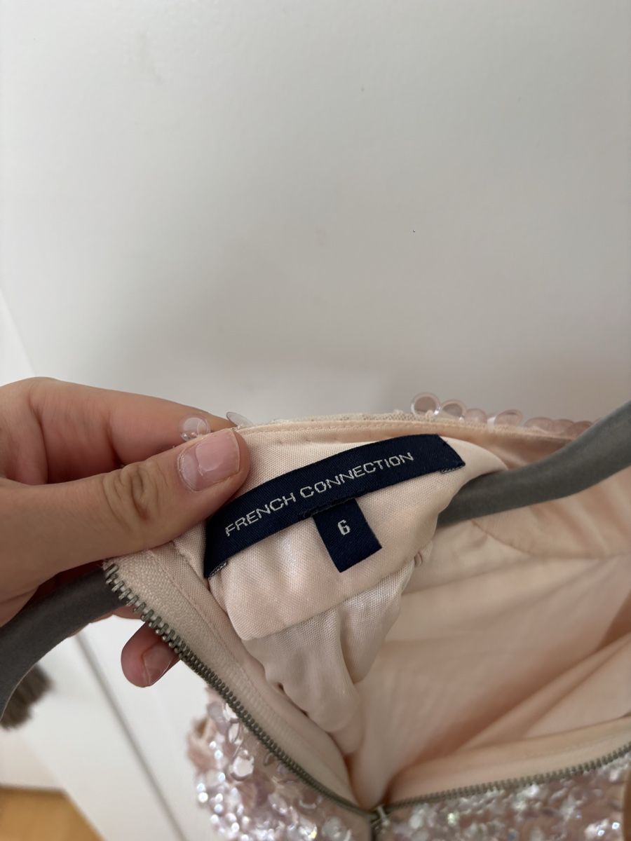 French Connection Robes: FRENCH CONNECTION sequin dress – D'occasion à Zürich par Flo021000 2