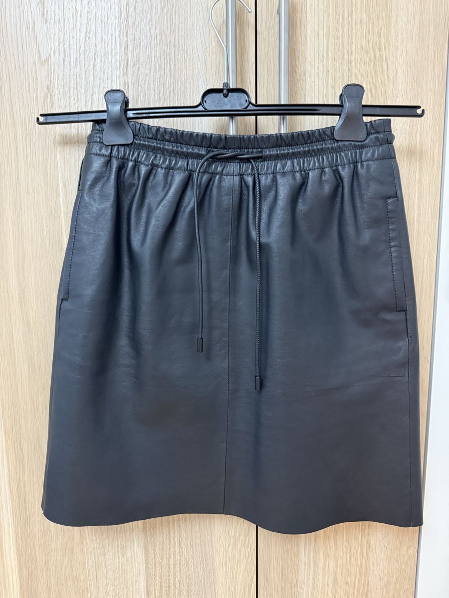 Massimo Dutti Gonne: Massimo Dutti leather skirt s.36 – Usato da Nyon venduto da dasha107