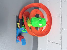 Hot Wheels City T‑Rex Chomp Down Set