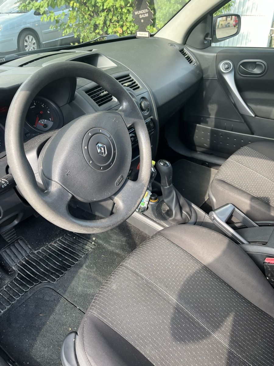 Renault Autos: Renault Mégane – Gebraucht aus Corban von dauphinfanny 3