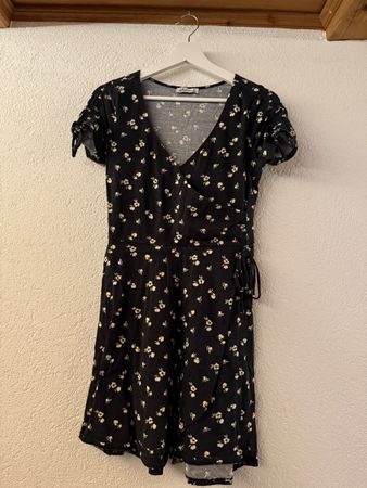 Kleid Hollister Blumenmuster