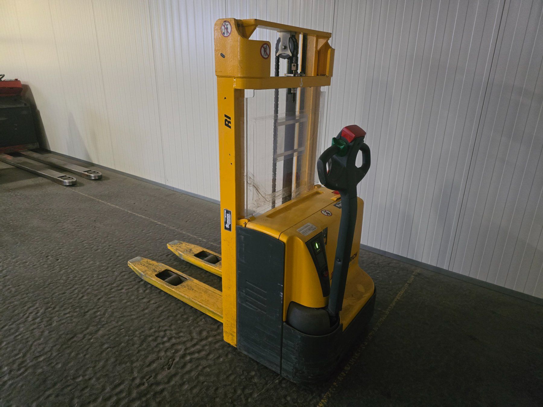 Jungheinrich Carrelli elevatori e a forche: Stapler Jungheinrich EJC 110 Hub 250cm – Usato da Amriswil venduto da basstempel 1