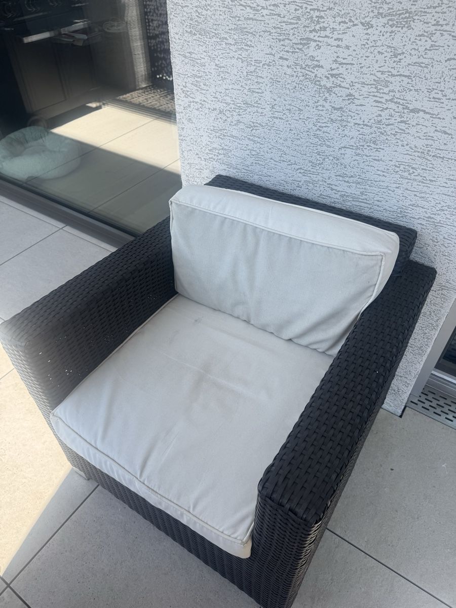 Set di tavolo e panche: Gartenlounge Set – Usato da Rorschach venduto da ilo_jxk7 1