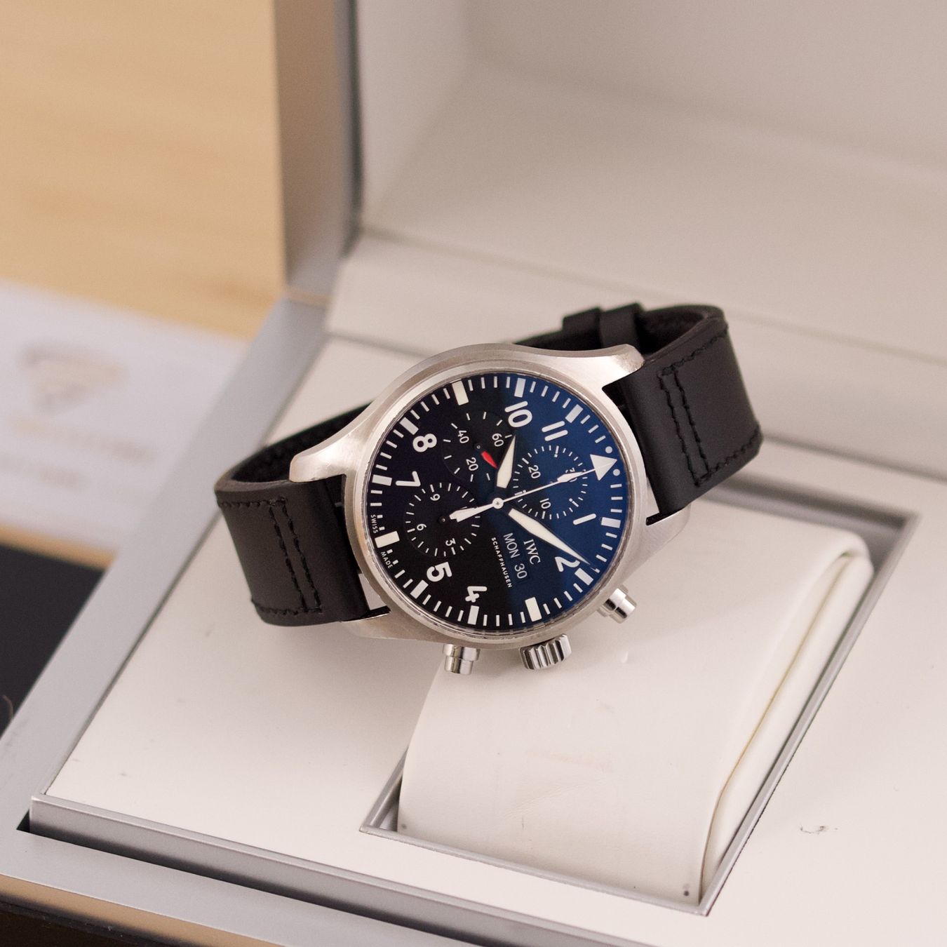 IWC Uhren: IWC Pilot Watch Chronograph /IW377709/ 2018/ Full Set – Gebraucht aus Luzern von PrimeSwissTime 8