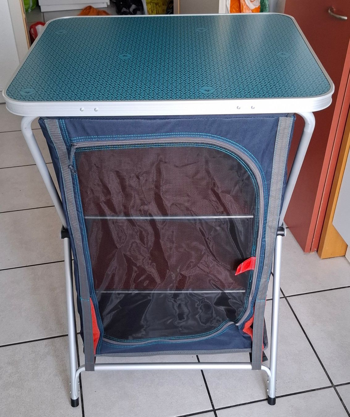 Armadi: Campingschrank Quechua Camp Cabinet S – Nuovo (secondo la descrizione) da Biel/Bienne venduto da Kokos4 1