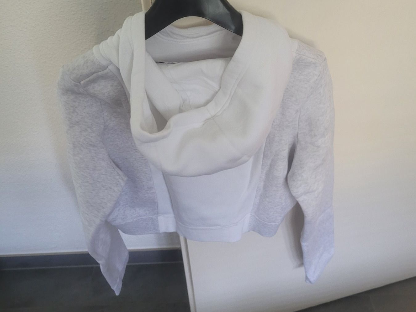 Nike Maglioni & Felpe: NIKE Hoodie – Usato da Neuhausen venduto da eliana2 1