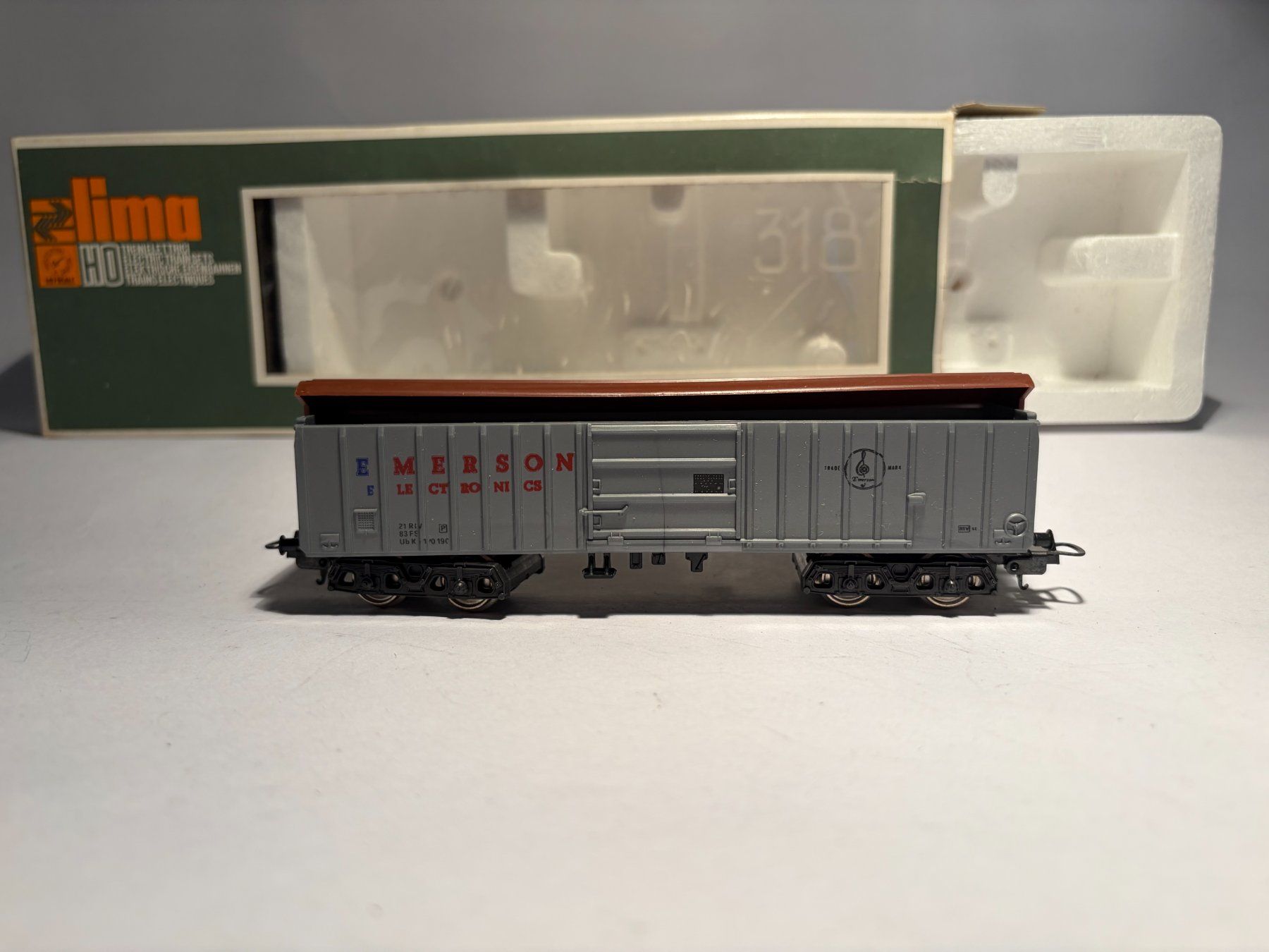 Lima Modellini di ferrovie: LIMA Doppelachiger Güterwagen E-MERSON, DC Achsen – Usato da Buchrain venduto da Modellbahn11