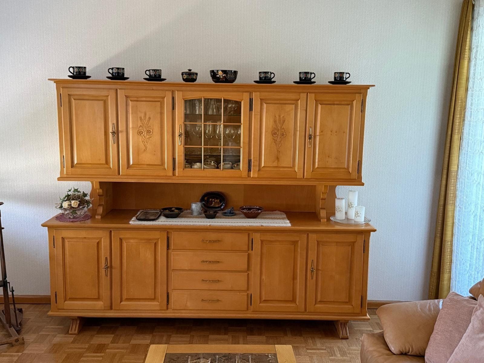Credenze: Buffet aus Massiv-Holz aufgrund Wohnungsräumung bis 28.09.26 – Usato da Aarburg venduto da pfopf03 1
