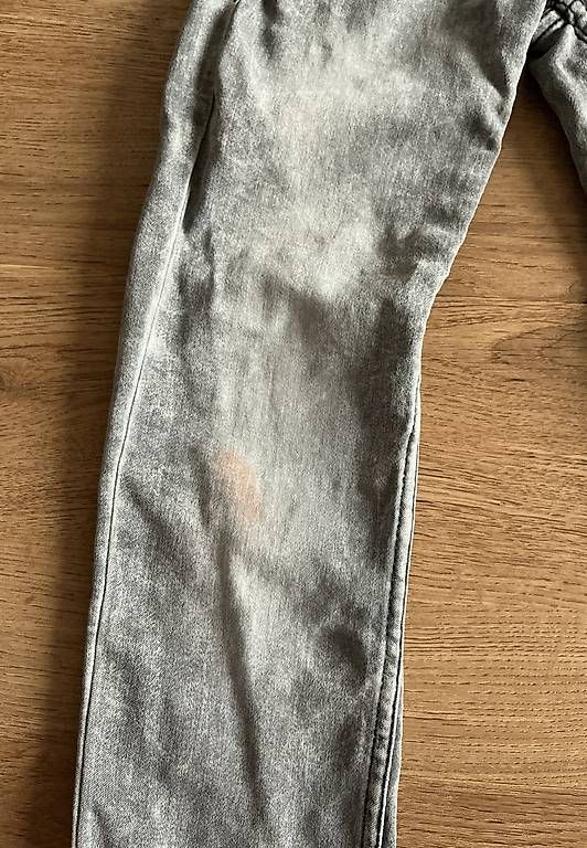 Pantalons: Jeanshose Größe 134 – D'occasion à Zimmerwald par wuff81 1