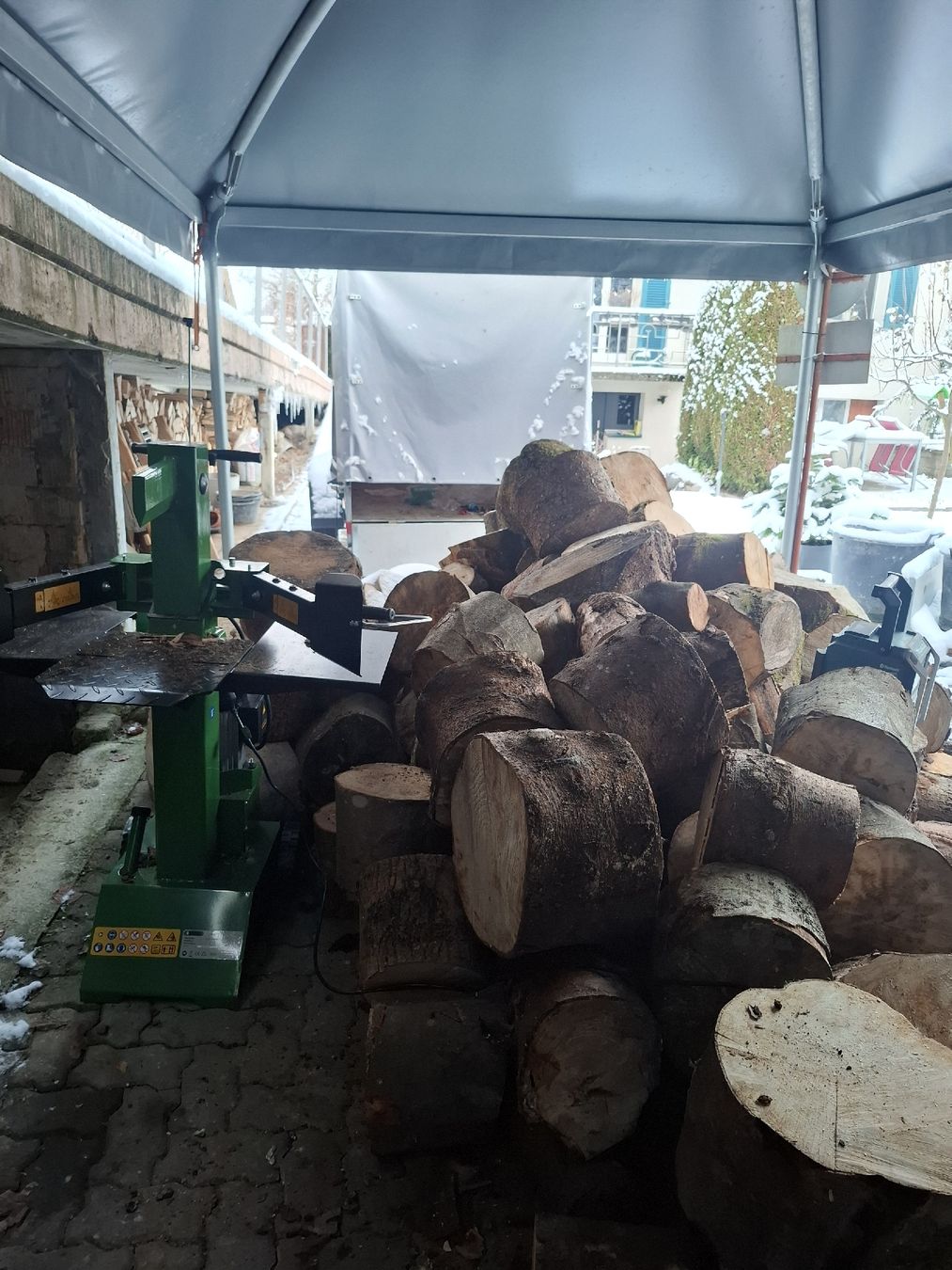 Tutte le macchine: Holzspalter 8T Vermietung – Usato da Bauma venduto da Timon1296