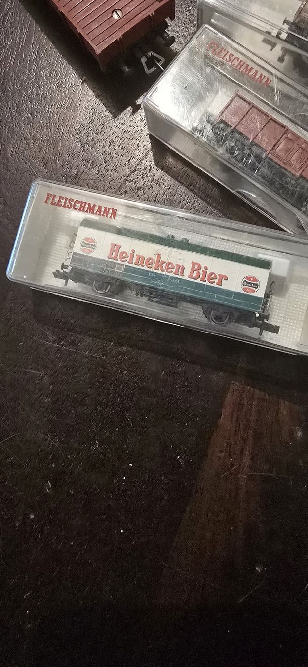 Fleischmann Modellini di ferrovie: 7 x Fleischmann Restoranwaggon/Güterwaggon Bierwaggon – Usato da Basel venduto da Jcva 1