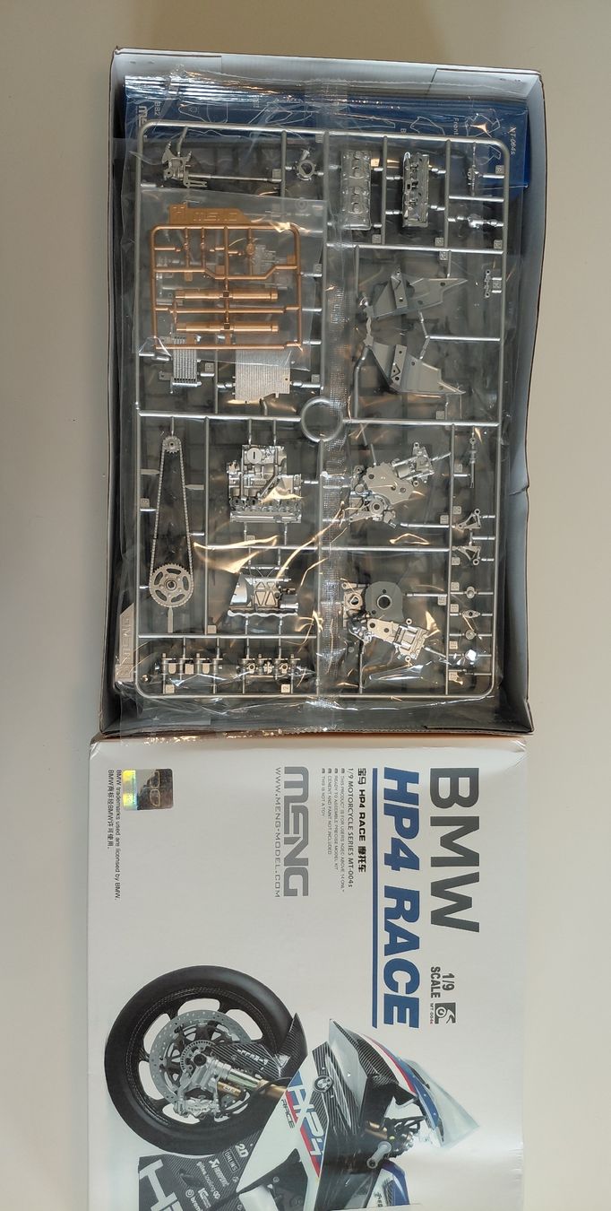 Kit di modellismo & Modellini statici: BMW HP4 Race 1:9 Bausatz – Nuovo (secondo la descrizione) da Bottenwil venduto da Toyscout 2