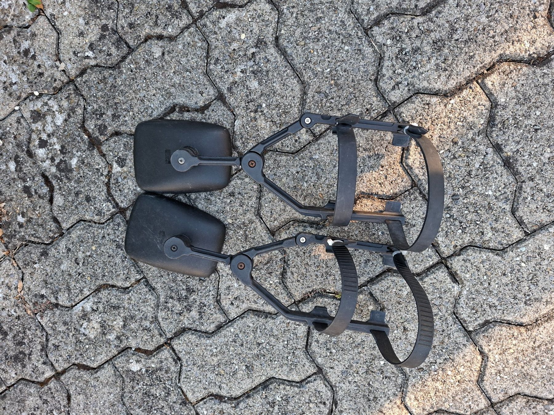 Autres accessoires p. véhicule: Speigel Universal Wohnwagen Hella – D'occasion à Uetendorf par jumaijumai 1