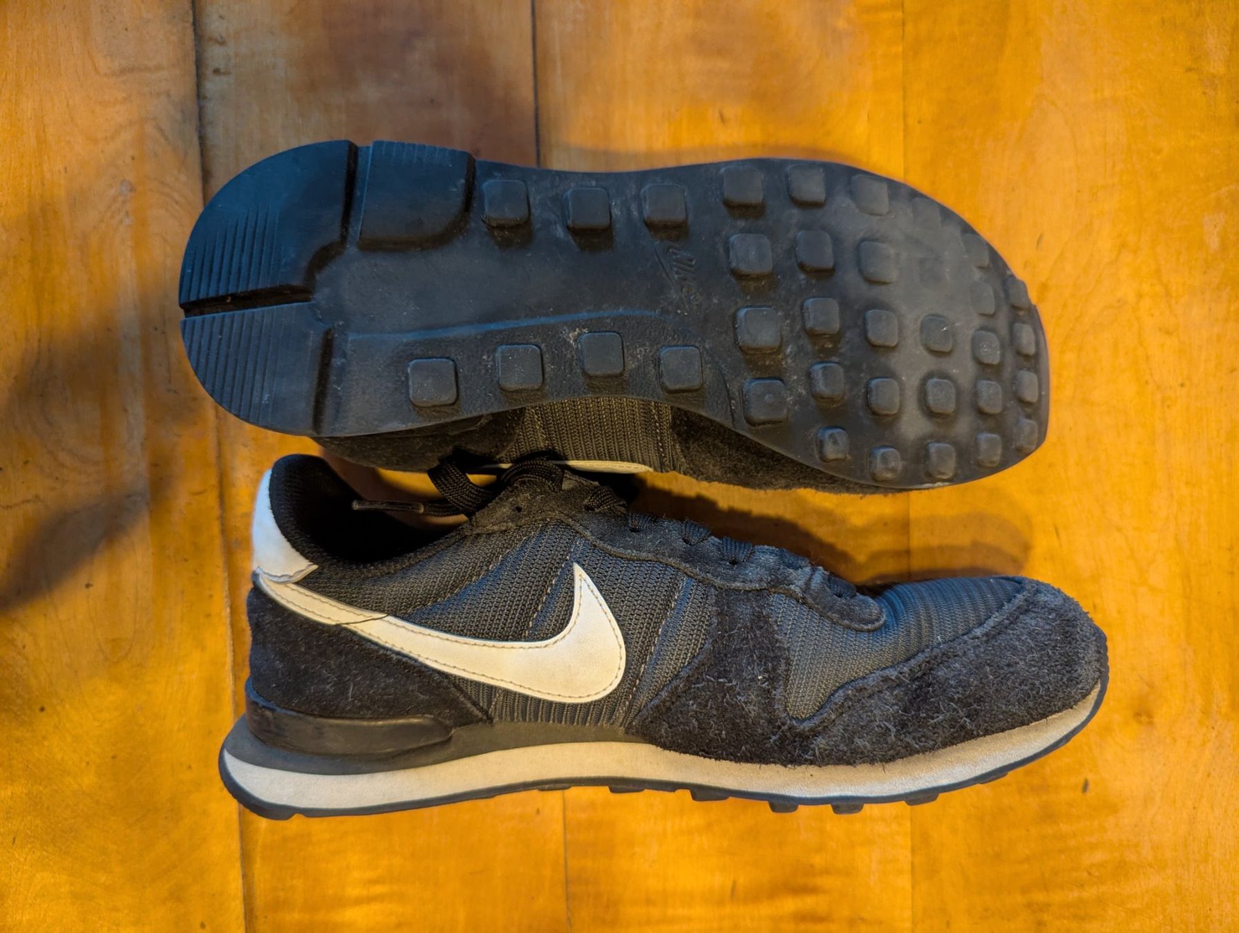 Nike Scarpe da donna: Nike Sneaker, Schwarz, Grösse 37.5 – Usato da Zürich venduto da DebsBre 5