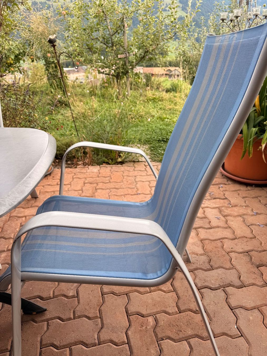 Livique Tischset: Gartentisch und 4 Gartenstühle – Gebraucht aus frutigen von matthibo 1