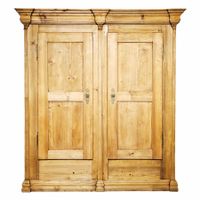 Schöner antiker Tannenschrank
