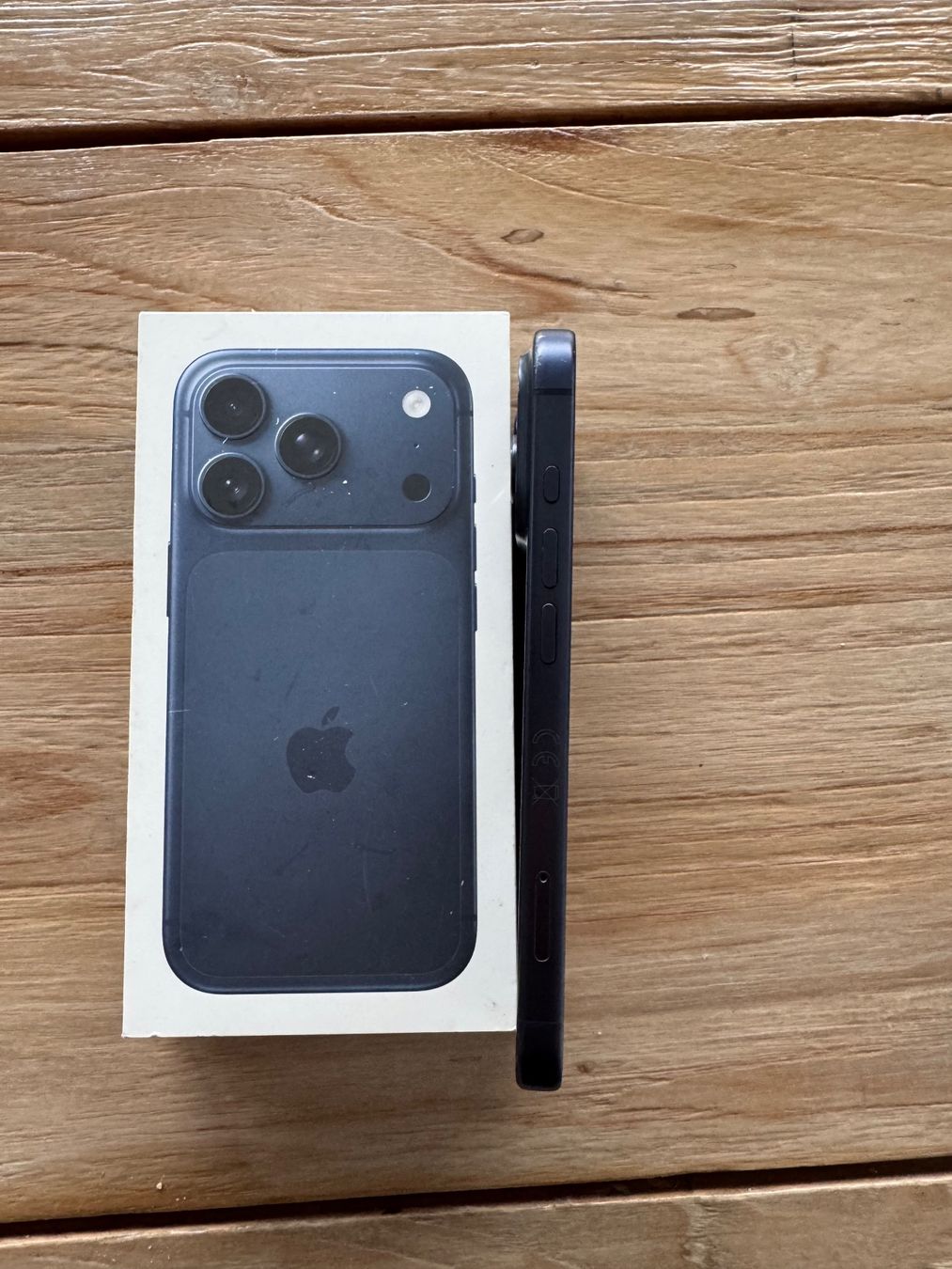 Apple Handys / Smartphones: iPhone 17 Pro 256 Go Bleu intense – Neu (gemäss Beschreibung) aus Yvonand von tim_jxk7 2