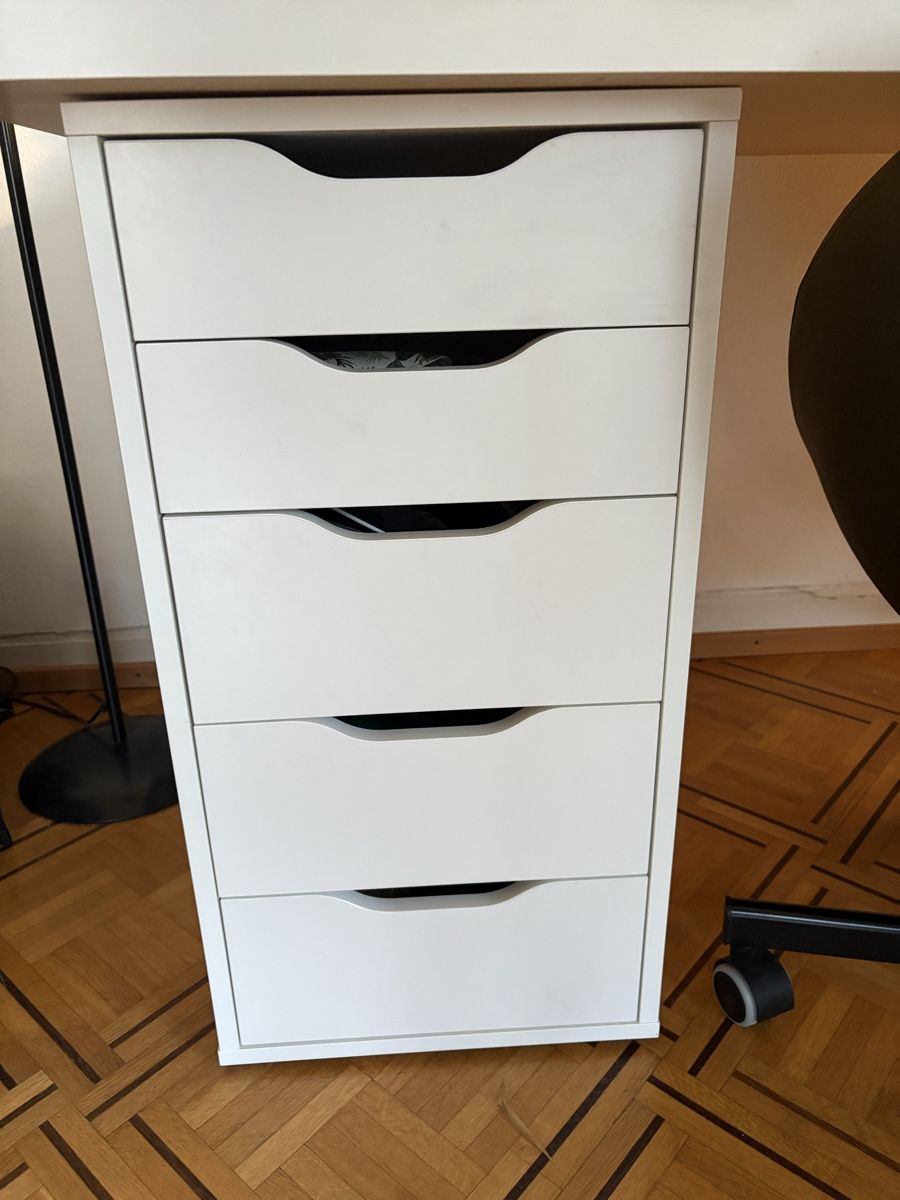 Ikea Bureaux: Schreibtisch – D'occasion à St. Gallen par mar_vnq6 2