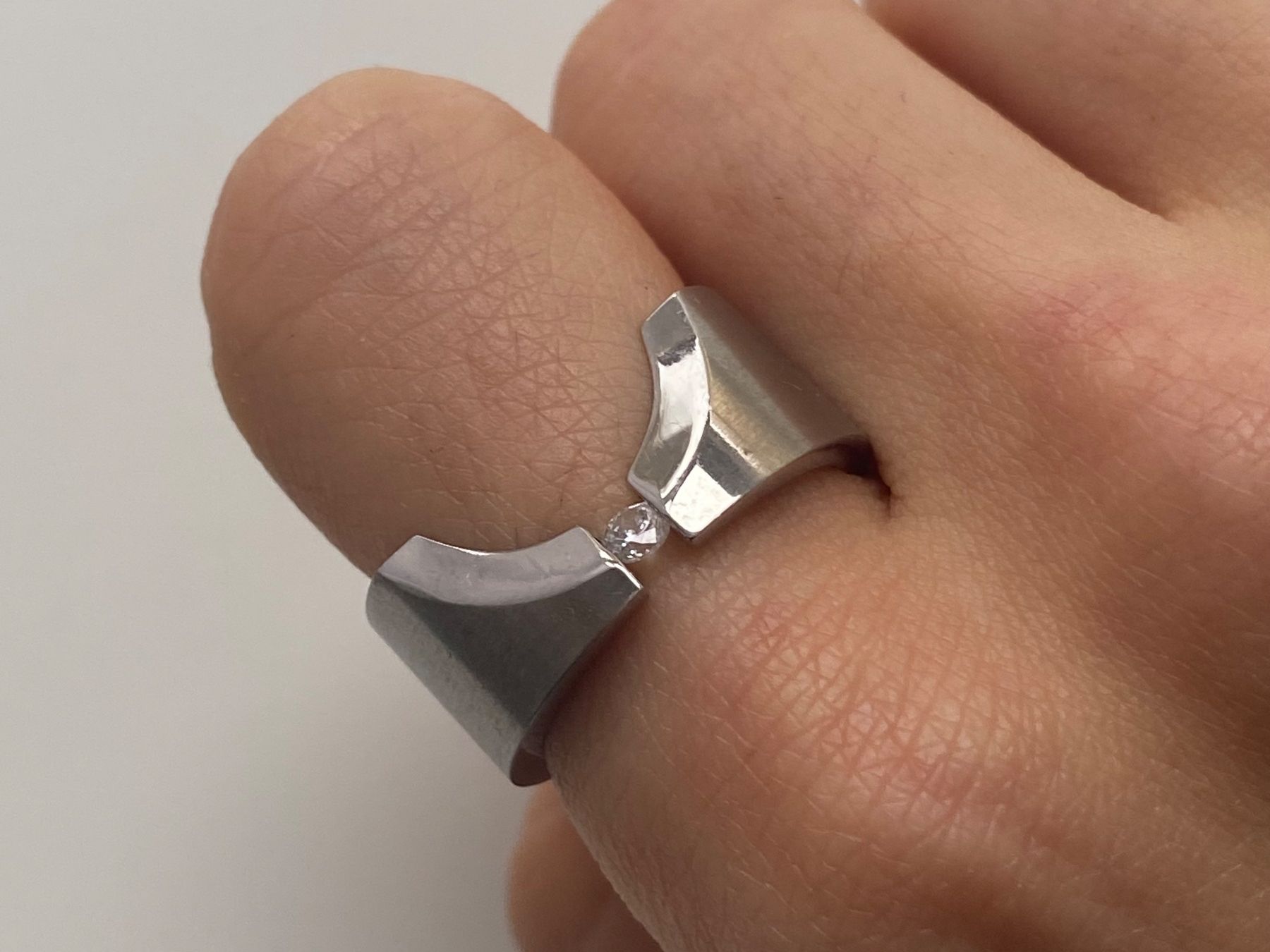 Anelli: Xenox Edelstahl Ring mit Edelstein – Nuovo (secondo la descrizione) da Givisiez venduto da sgu_k58r