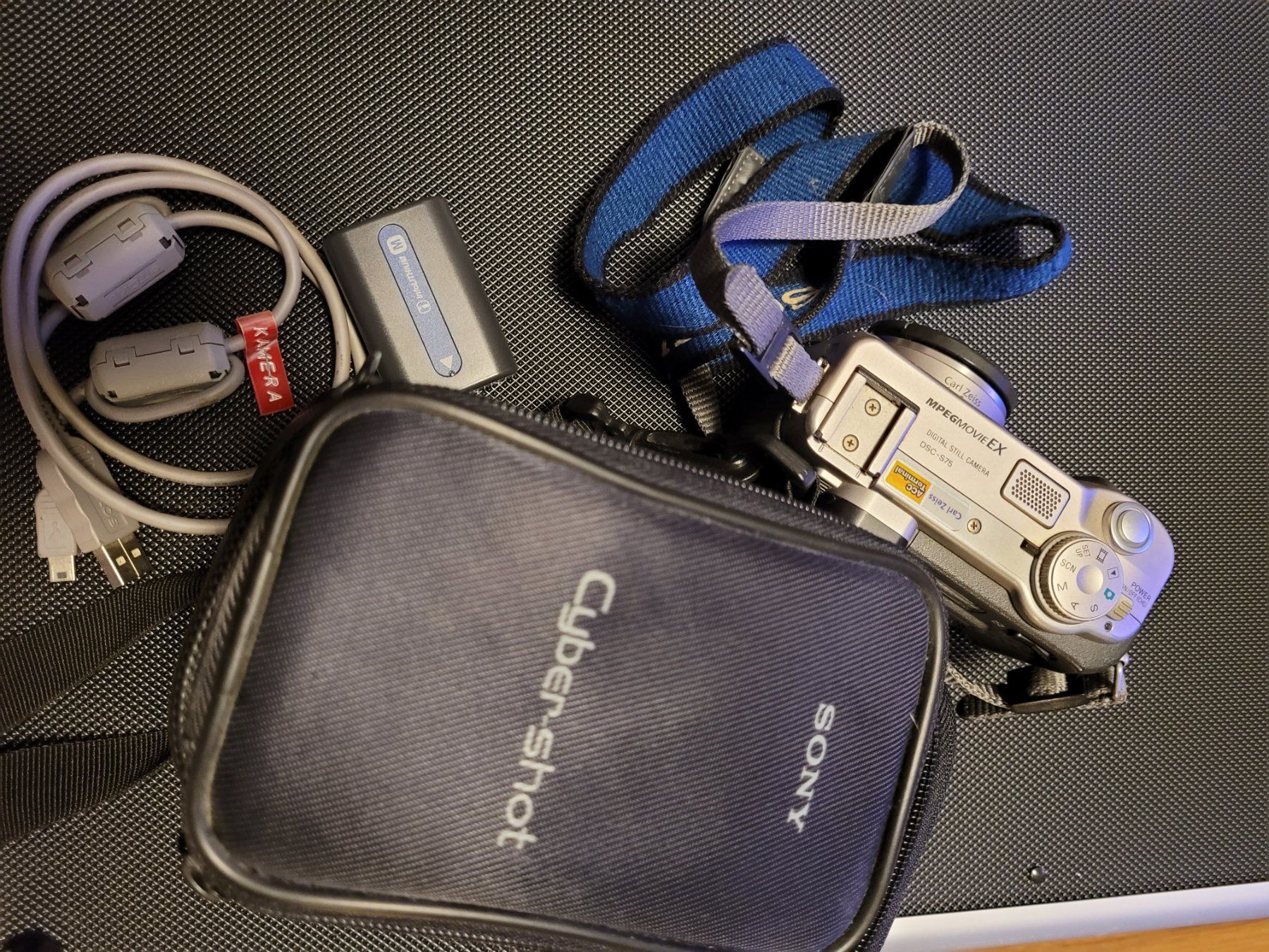 Sony Appareil photo: Sony Cyper Shot 3.3 Megapixel – D'occasion à Sevelen par ste_ph9z 2