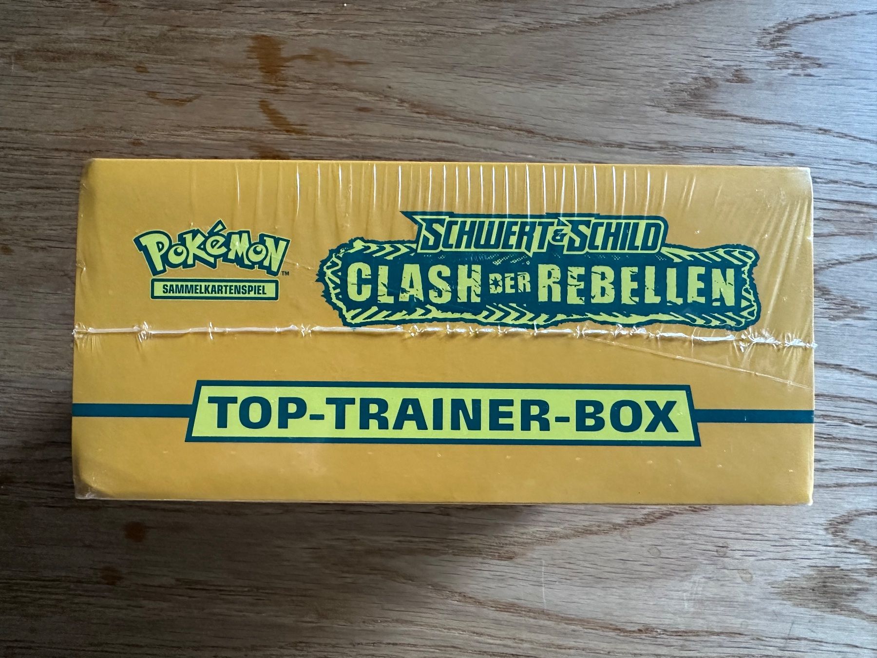 Pokémon Sammelbilder & Trading cards: Pokémon Top Trainer Box Clash der Rebell – Neu und originalverpackt aus Zürich von Hunger-Toys-Games 2
