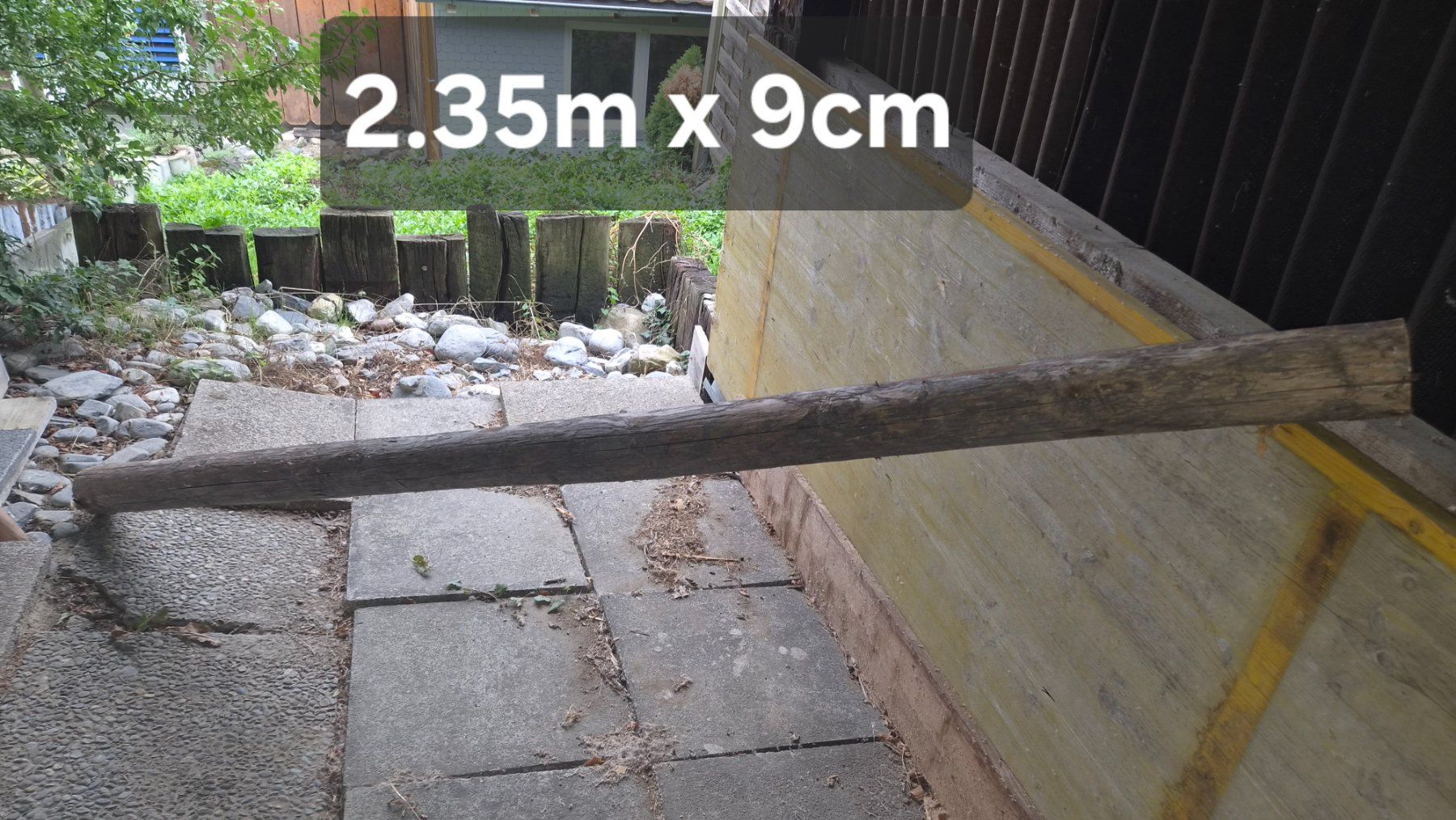 Articoli in legno: Holzpfahl Rundholz – Usato da Bischofszell venduto da -fr-5