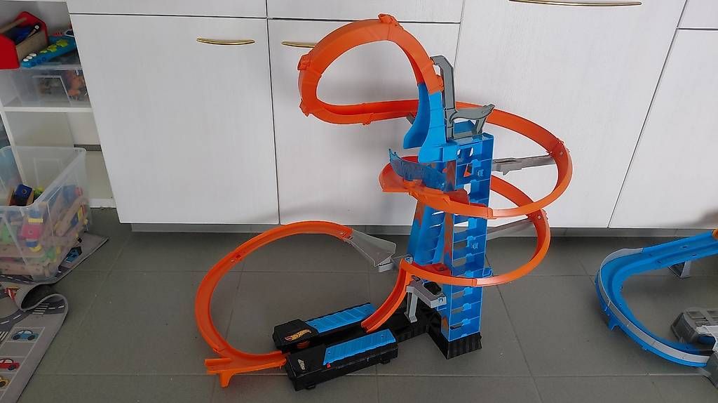 Jouets: Hot Wheels Skycrash Tower – D'occasion à Merenschwand par gionatav