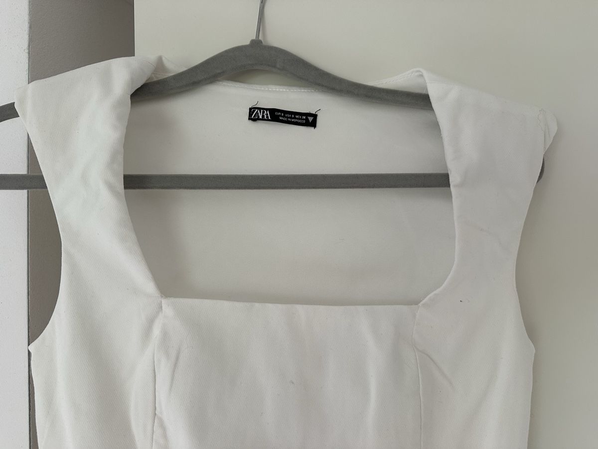 Zara Top: Bodytop mit Schulterpolester weiss Gr. S – Usato da Wädenswil venduto da Ktodat 2