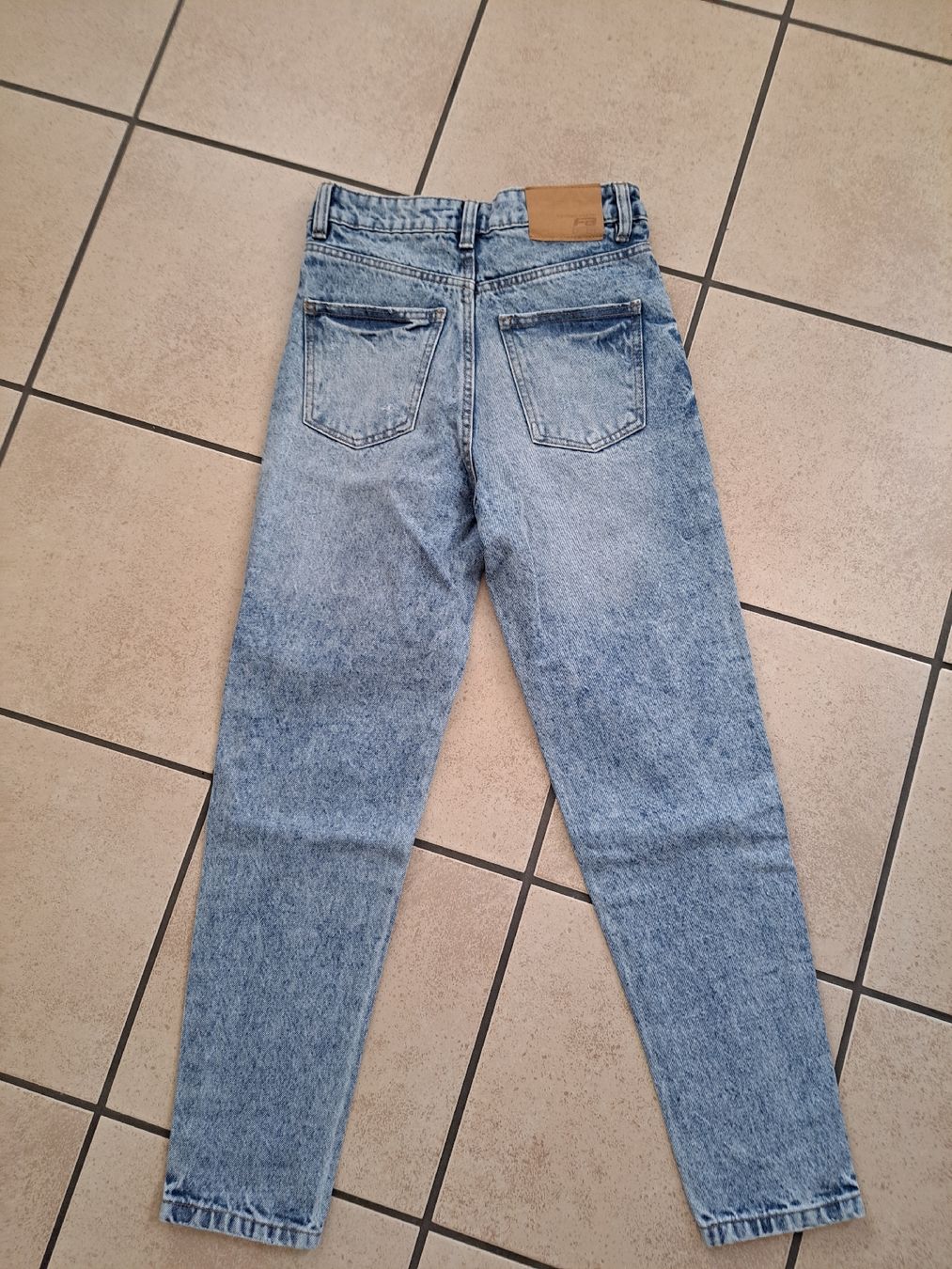 Jeans: Hose neuwertig Gr.xxs – Nuovo (secondo la descrizione) da Gelterkinden venduto da bambi037 1