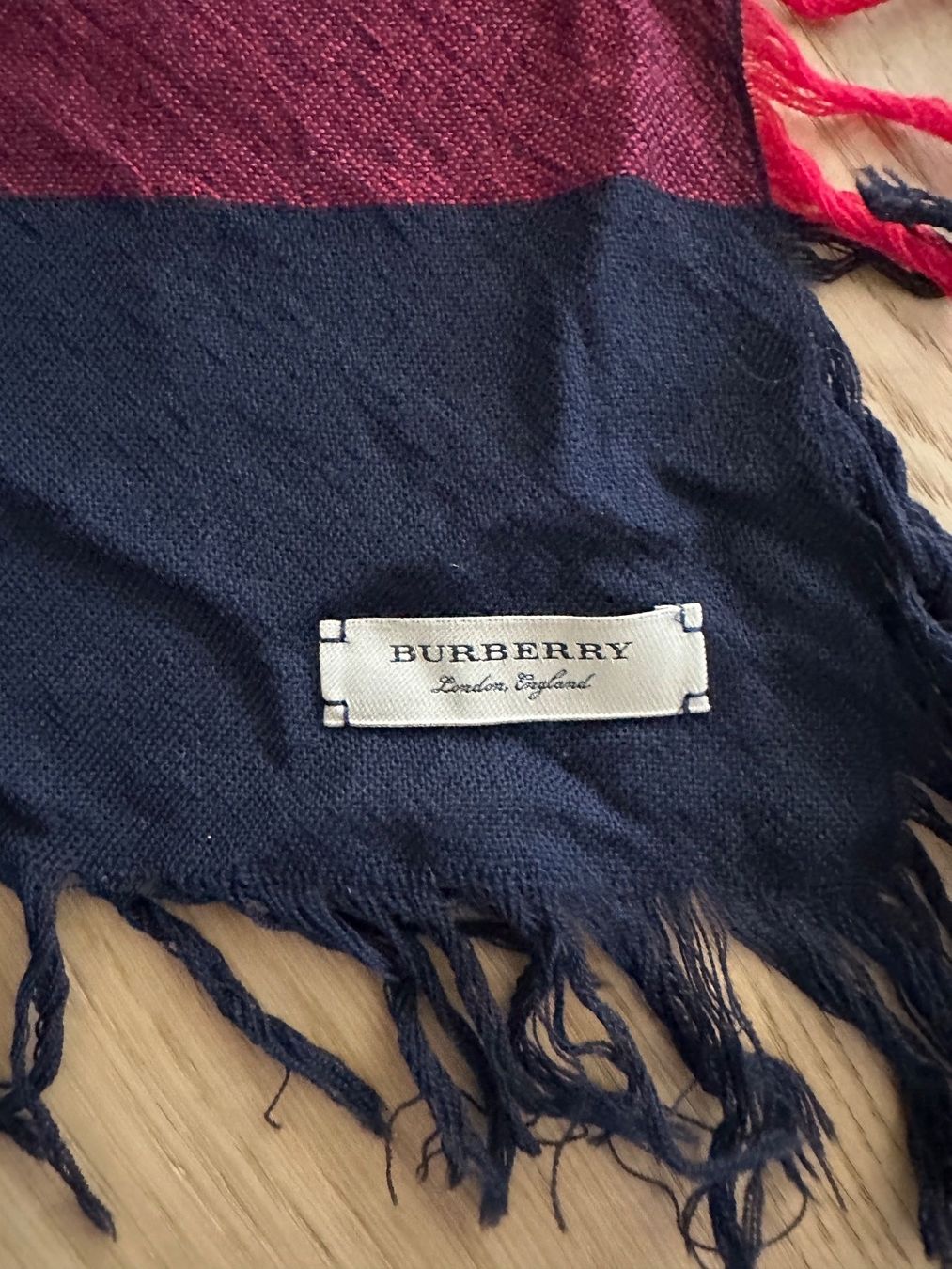 Burberry Foulard & Sciarpe: Burberry Schal – Usato da Zürich venduto da Lillyrose2013 3