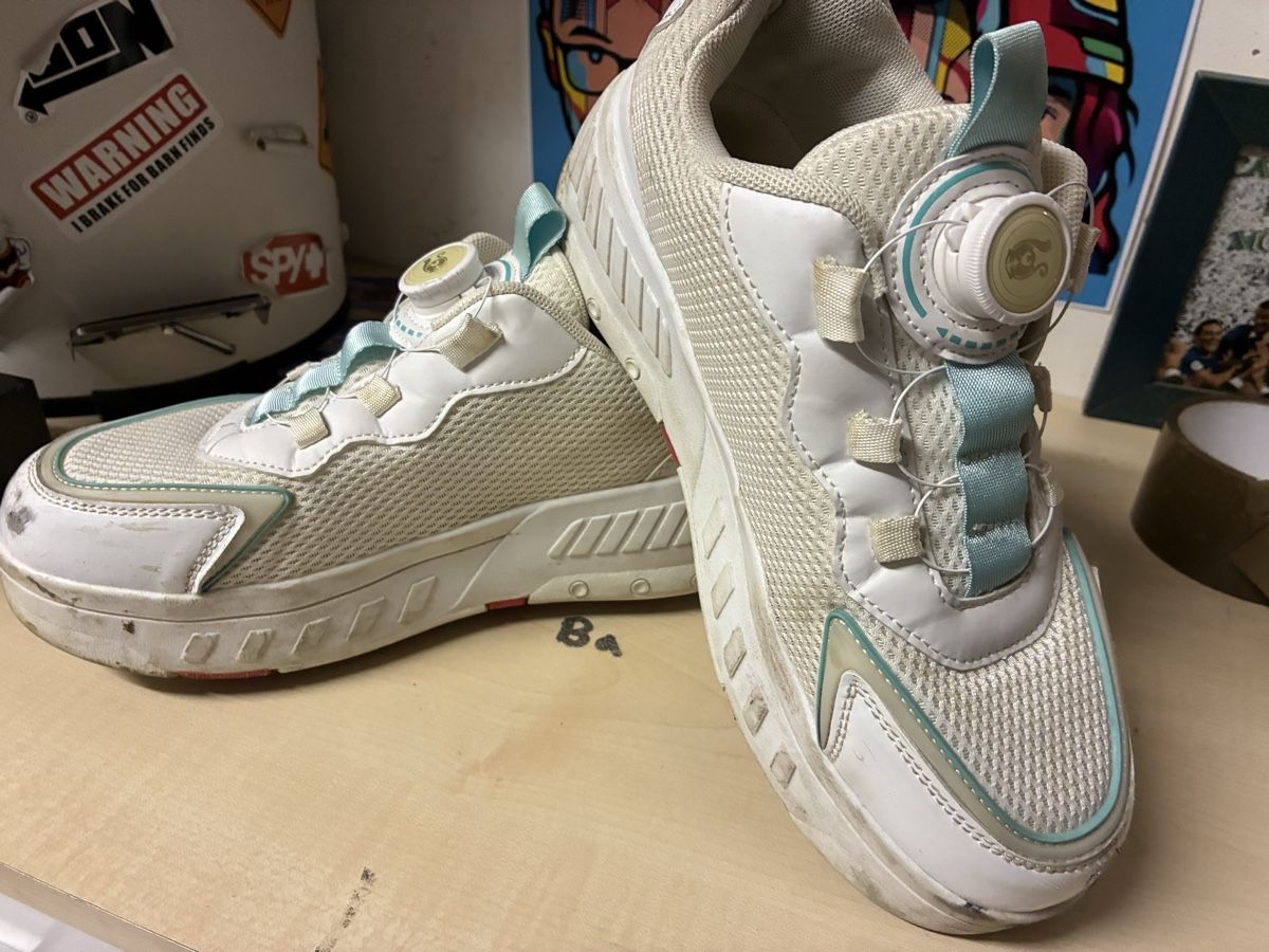 Pattini in linea & Pattini a rotelle: Heelys Rollschuhe Grösse 38  – Usato da Dällikon venduto da robisport