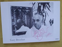 Gary Brooker - verstorben - handsignierte Autogrammkarte