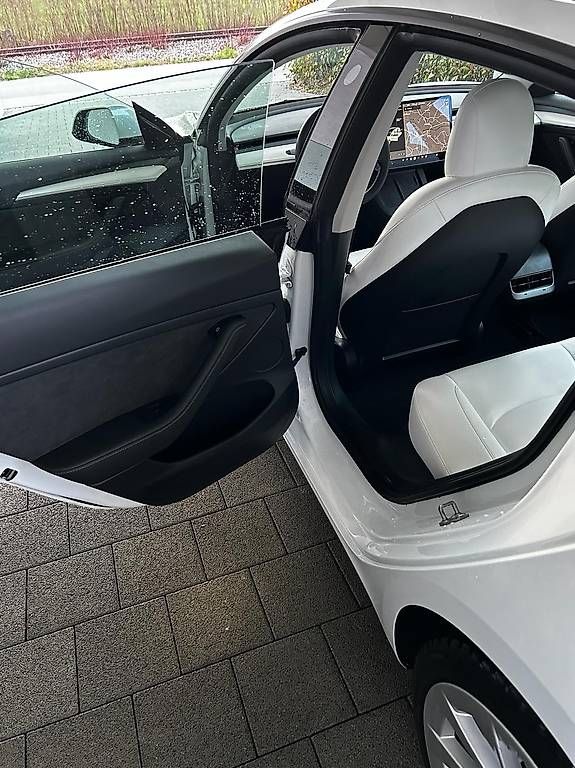 Tesla Automobili: Tesla Model 3 – Usato da Laupen BE venduto da sjh_sen33 2