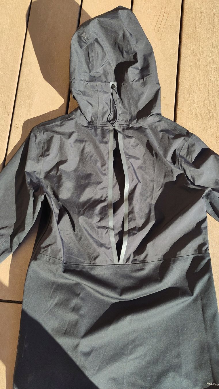 Nike Giacche: Nike Aeroshield Frauenjacke – Nuovo (secondo la descrizione) da Cumbel venduto da anj_b8wj 2